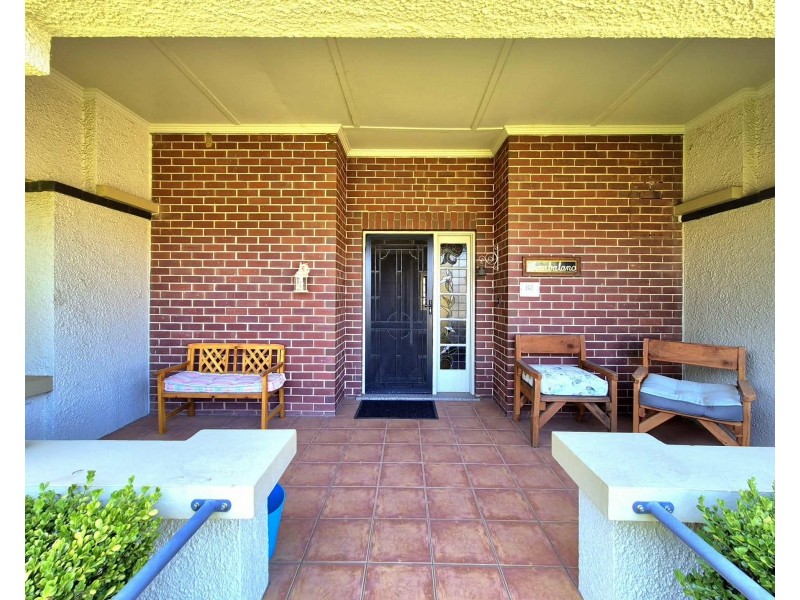 82 Sutton St, Cootamundra NSW 2590