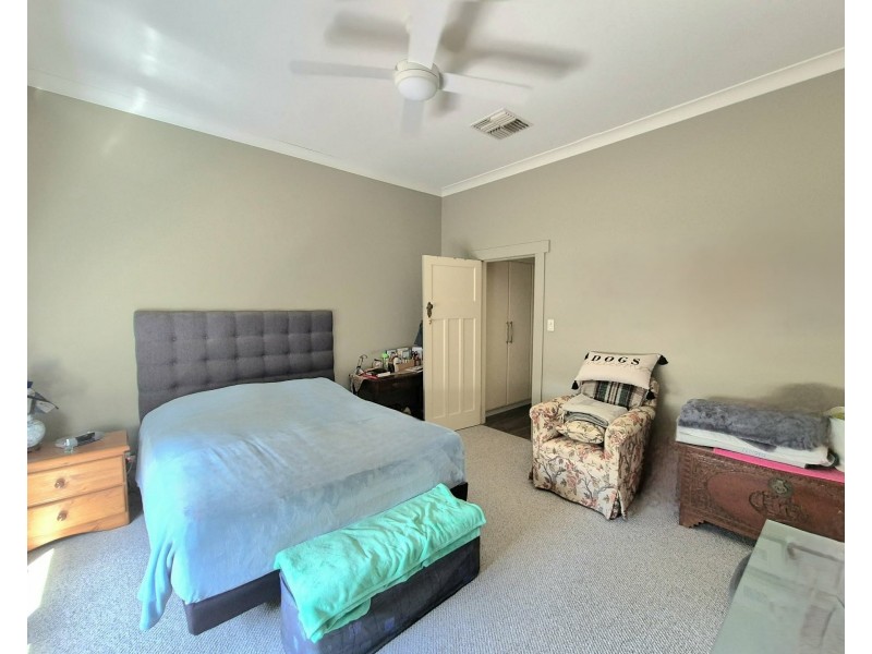 82 Sutton St, Cootamundra NSW 2590