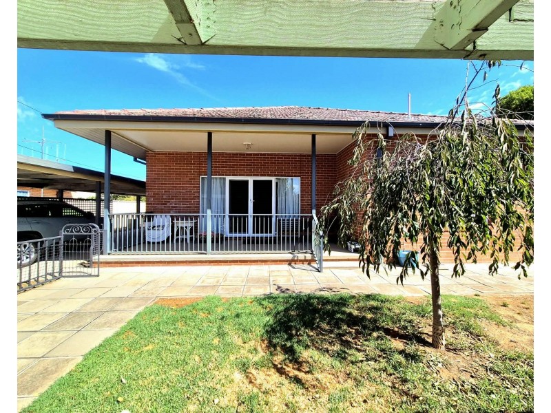 82 Sutton St, Cootamundra NSW 2590