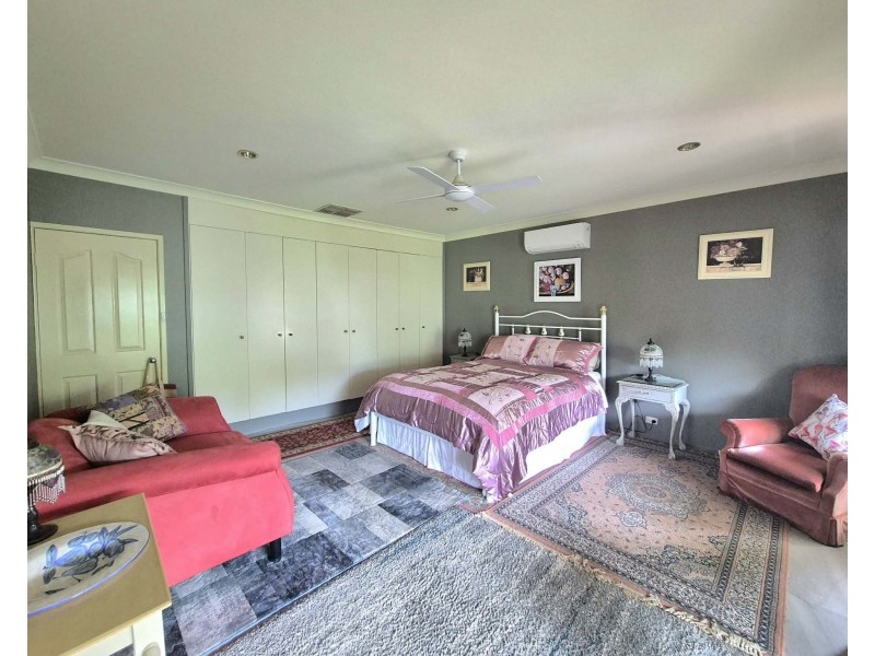 11 Hemet Cres, Cootamundra NSW 2590