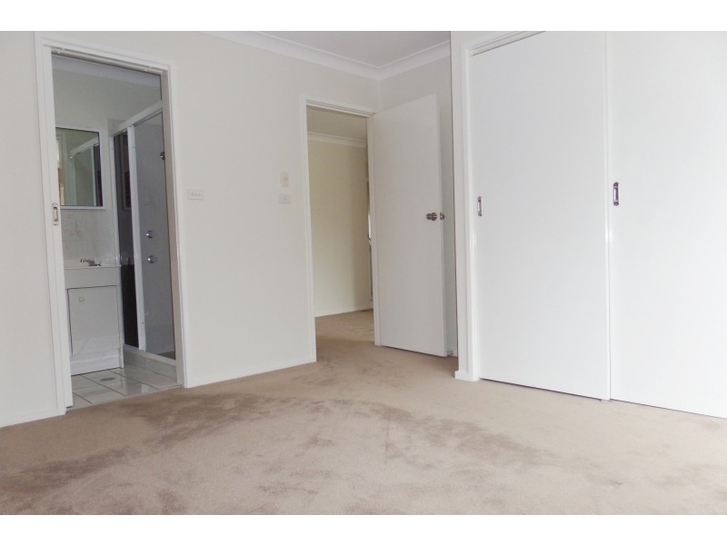 2/20 Blackall Avenue, Queanbeyan NSW 2620