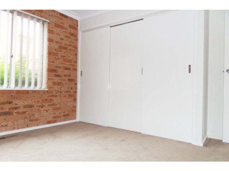 2/20 Blackall Avenue, Queanbeyan NSW 2620