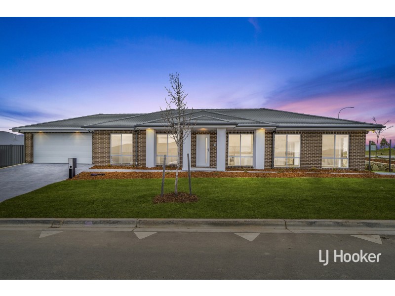 16 Rosa Street, Googong NSW 2620