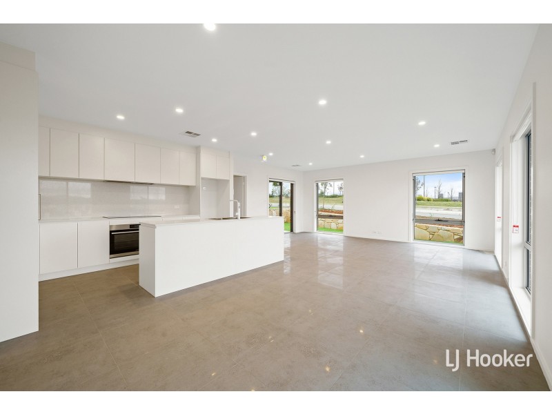 16 Rosa Street, Googong NSW 2620