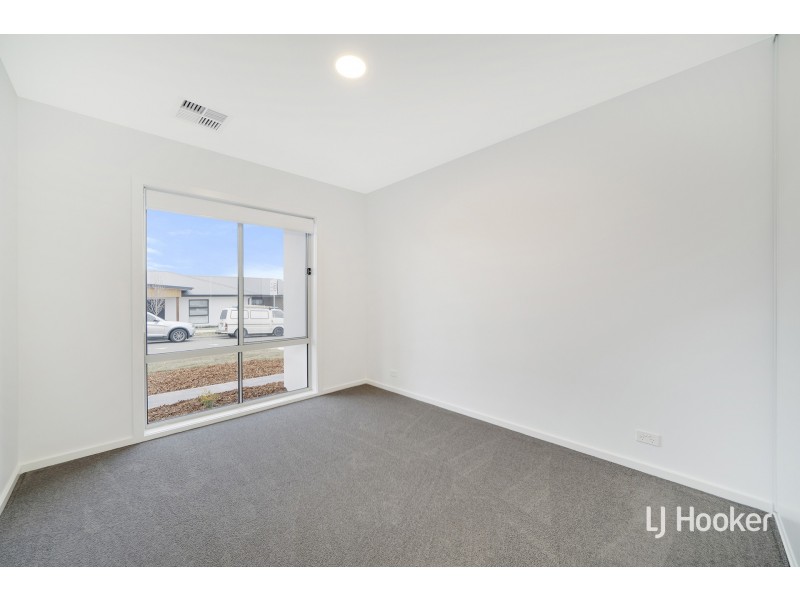 16 Rosa Street, Googong NSW 2620