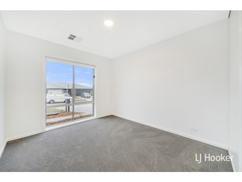 16 Rosa Street, Googong NSW 2620