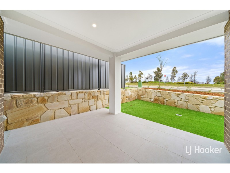 16 Rosa Street, Googong NSW 2620