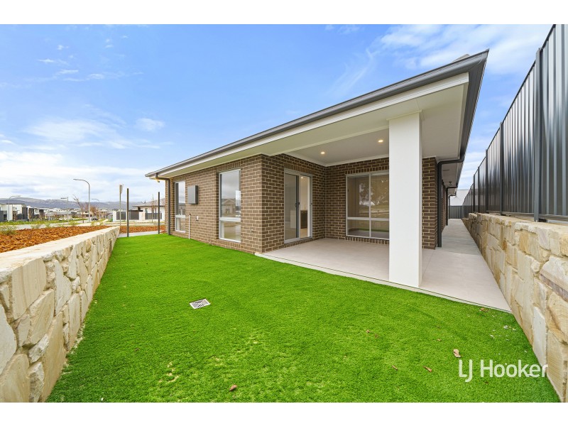 16 Rosa Street, Googong NSW 2620