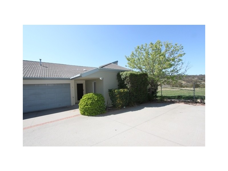 6/11 Doeberl Place, Queanbeyan NSW 2620