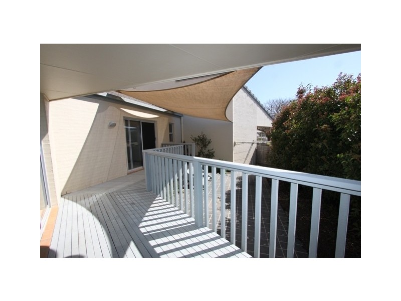 6/11 Doeberl Place, Queanbeyan NSW 2620