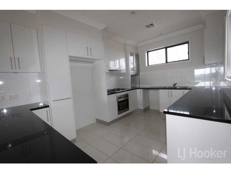 2/23 Allumba Street, Queanbeyan NSW 2620