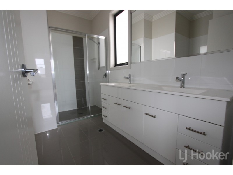 2/23 Allumba Street, Queanbeyan NSW 2620