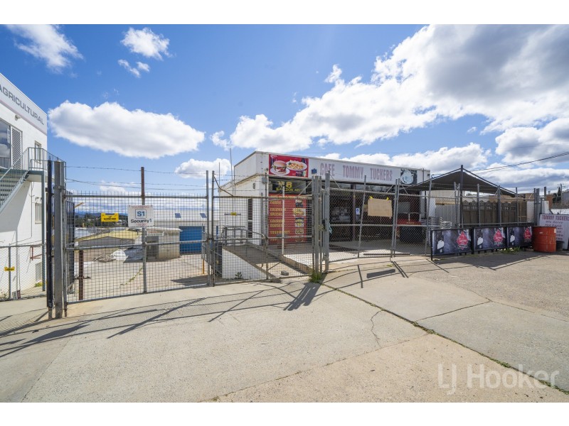 8-10 Bayldon Road, Queanbeyan West NSW 2620