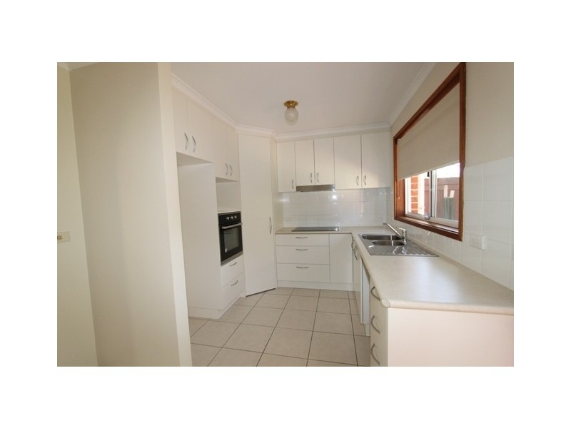 1/24 Bungendore Road, Queanbeyan NSW 2620