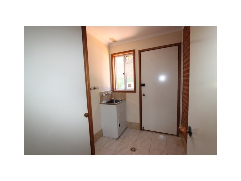 1/24 Bungendore Road, Queanbeyan NSW 2620