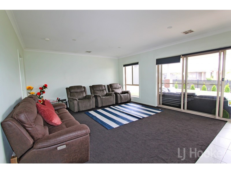 27 Christie Street, Googong NSW 2620