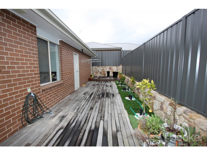 27 Christie Street, Googong NSW 2620