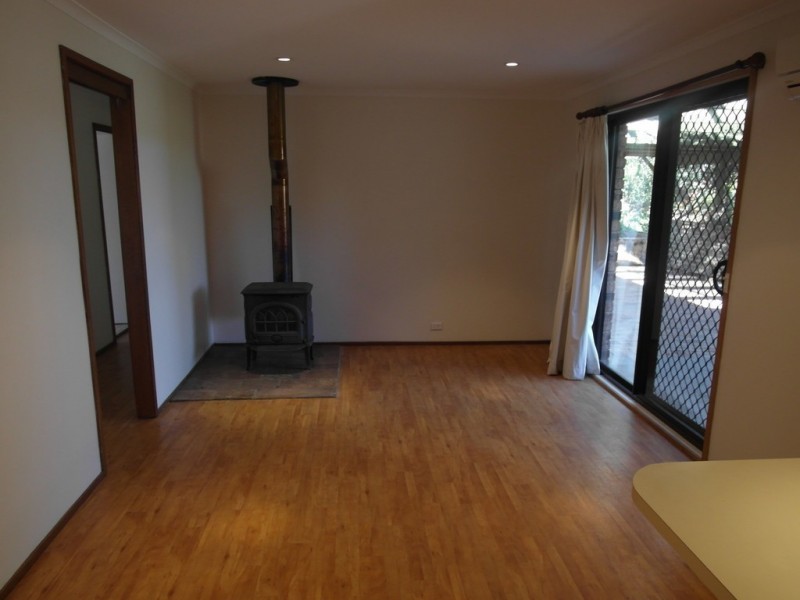16 Graham Place, Queanbeyan West NSW 2620