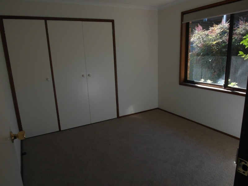 16 Graham Place, Queanbeyan West NSW 2620
