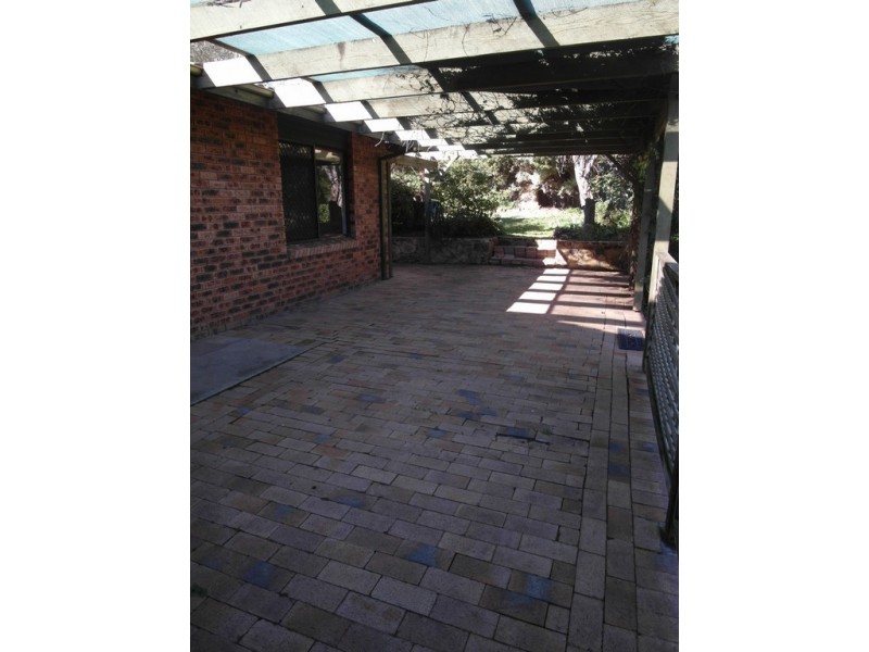 16 Graham Place, Queanbeyan West NSW 2620