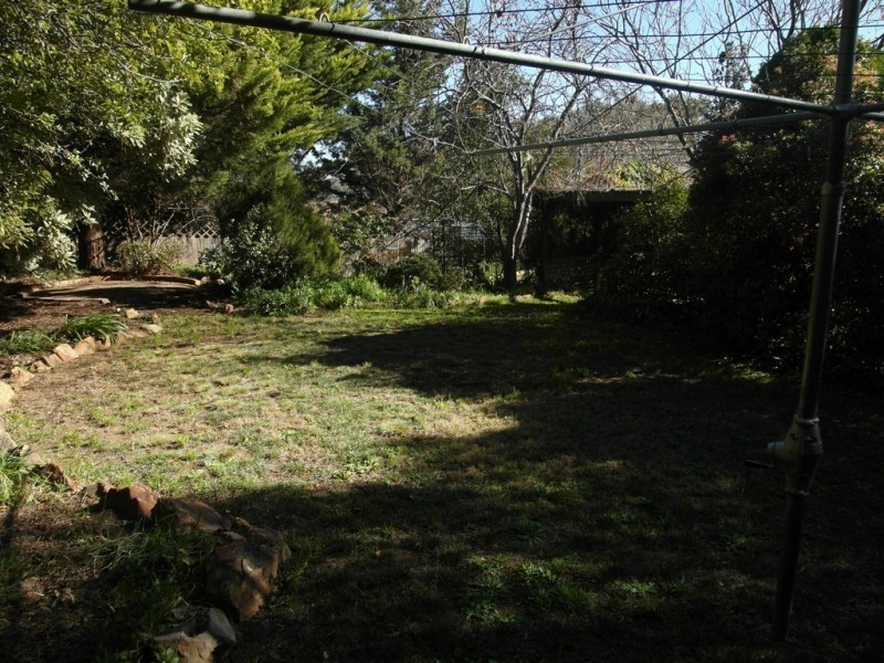 16 Graham Place, Queanbeyan West NSW 2620