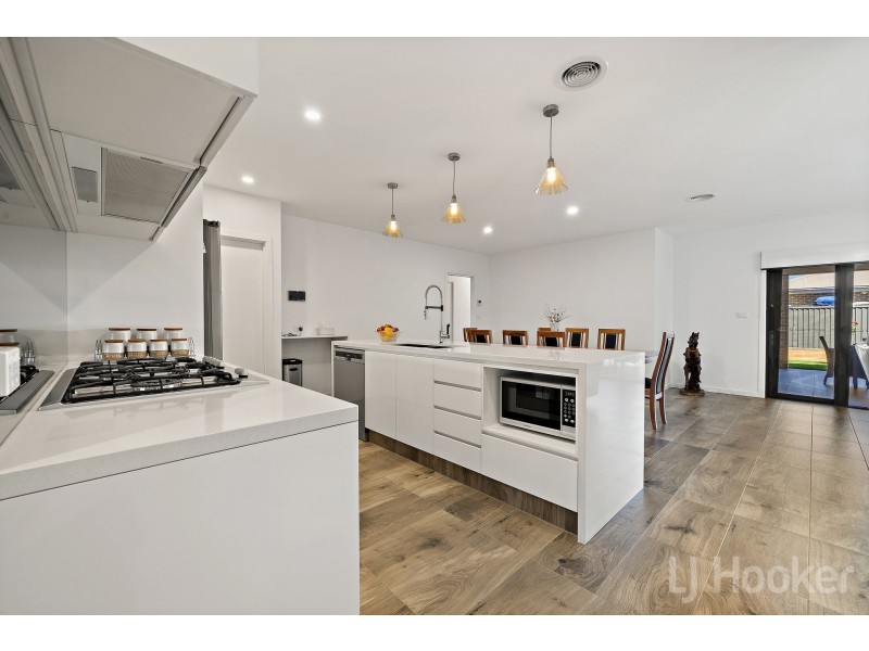 32 Helen Circuit, Googong NSW 2620