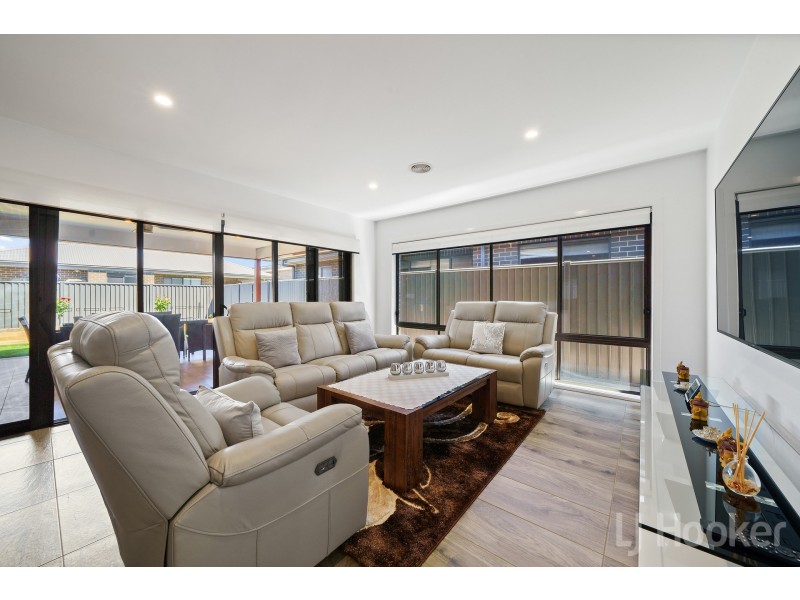 32 Helen Circuit, Googong NSW 2620