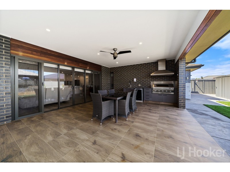 32 Helen Circuit, Googong NSW 2620