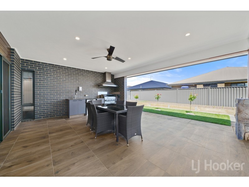 32 Helen Circuit, Googong NSW 2620