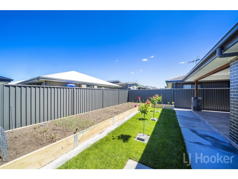 32 Helen Circuit, Googong NSW 2620