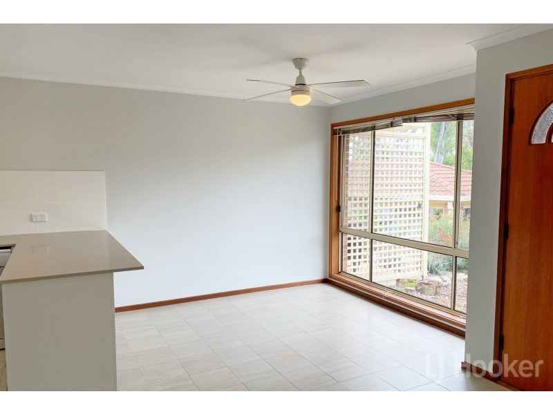 20/27 Elm Way, Jerrabomberra NSW 2619