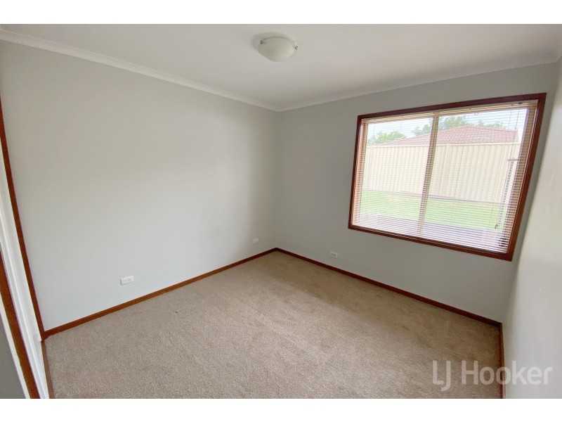 20/27 Elm Way, Jerrabomberra NSW 2619