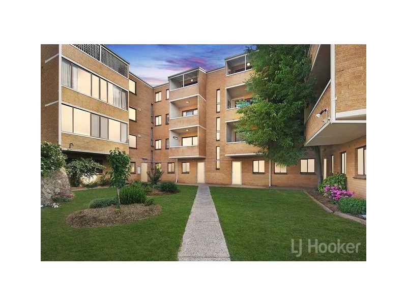 18/83 Derrima Road, Queanbeyan NSW 2620