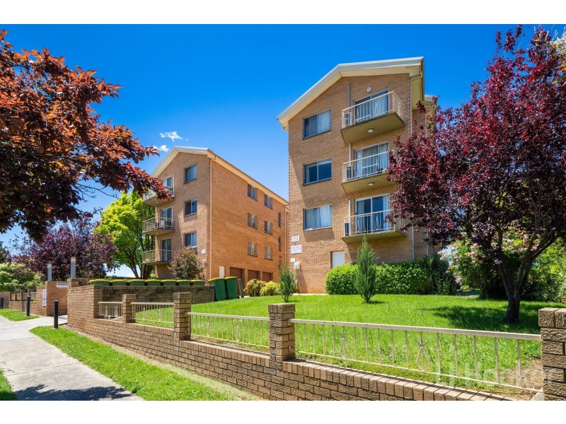 1/3-5 Davison Street, Queanbeyan NSW 2620