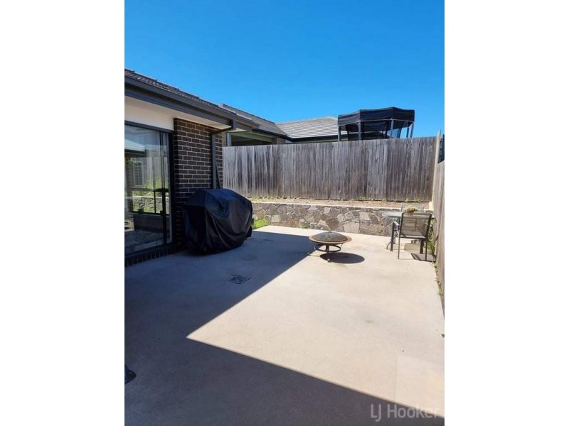 9 Jack Street, Googong NSW 2620