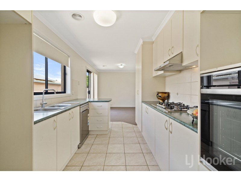 4 Palm Court, Jerrabomberra NSW 2619
