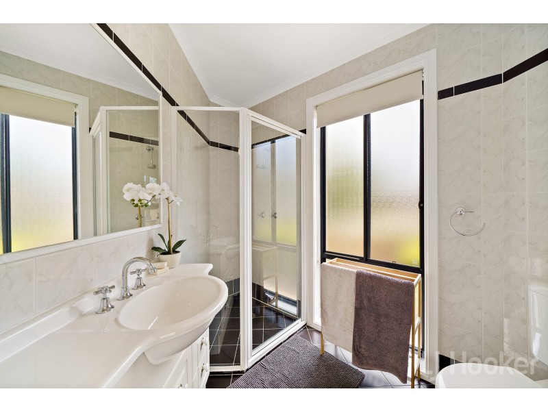 4 Palm Court, Jerrabomberra NSW 2619