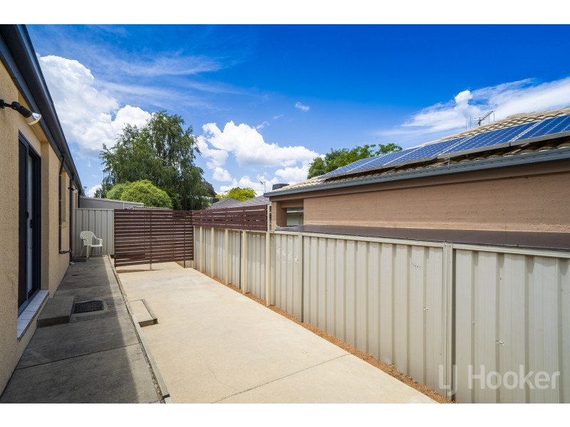 4 Palm Court, Jerrabomberra NSW 2619