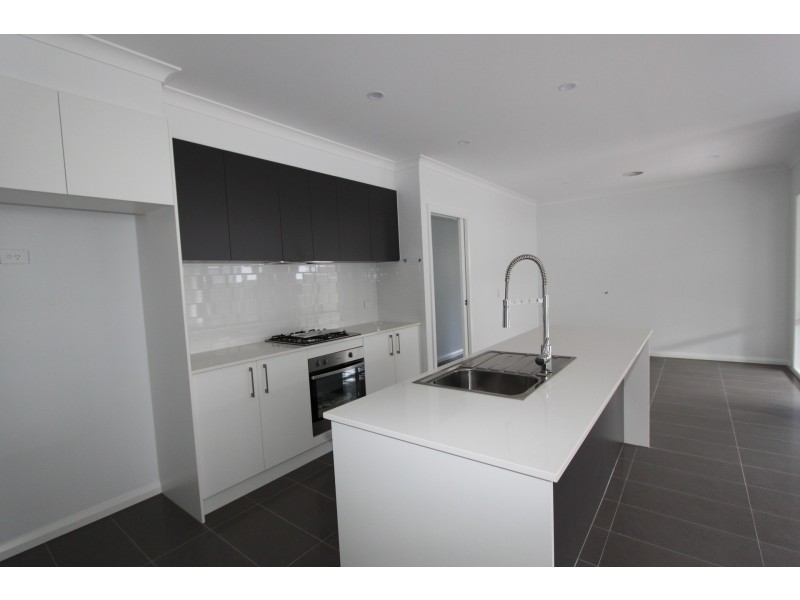 24 Tabrett Street, Googong NSW 2620