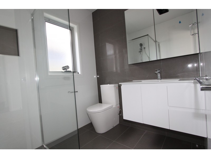 24 Tabrett Street, Googong NSW 2620