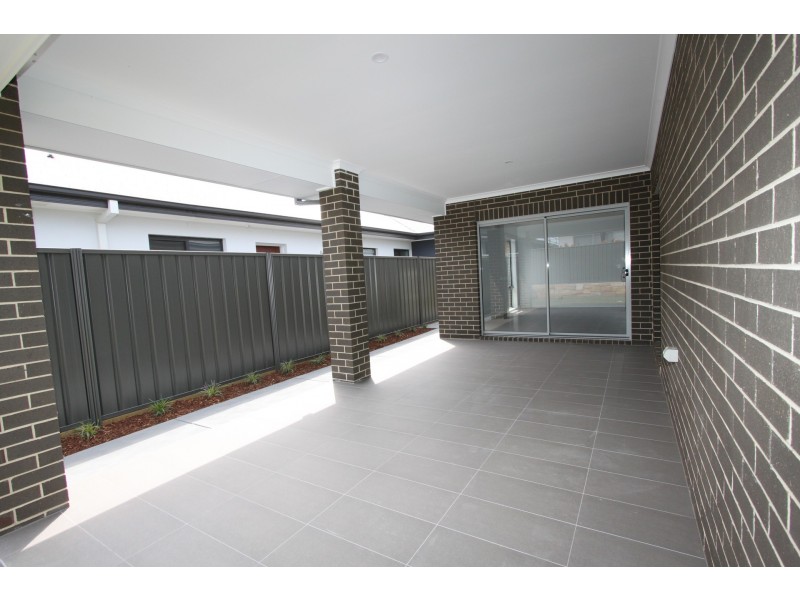 24 Tabrett Street, Googong NSW 2620