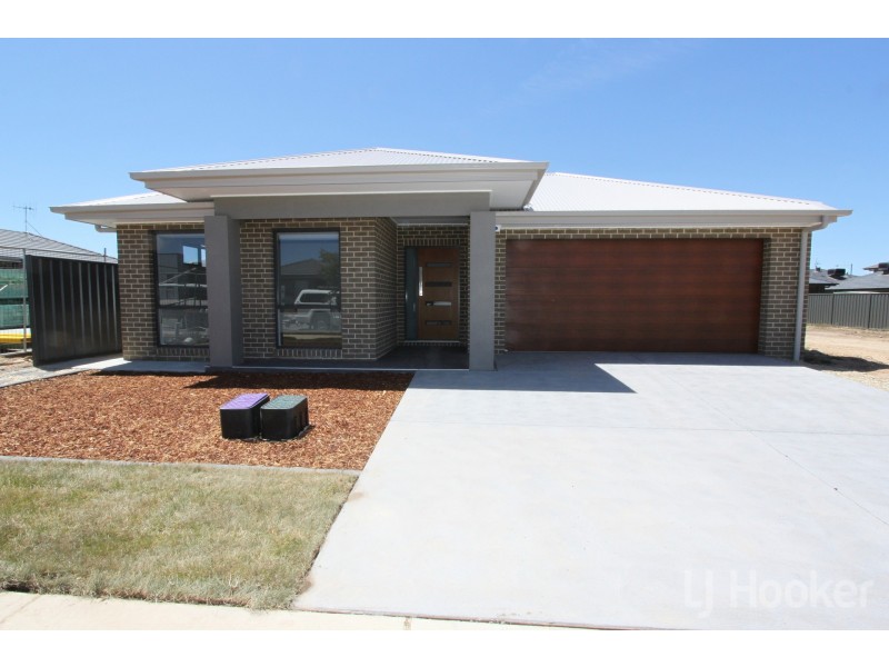 29 Zealie Bend, Googong NSW 2620