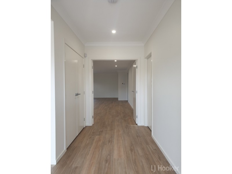 29 Zealie Bend, Googong NSW 2620