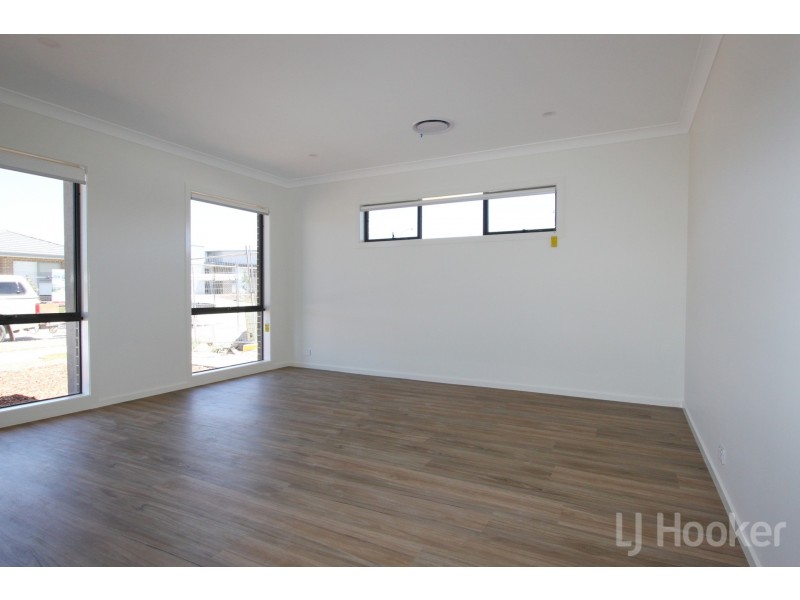 29 Zealie Bend, Googong NSW 2620