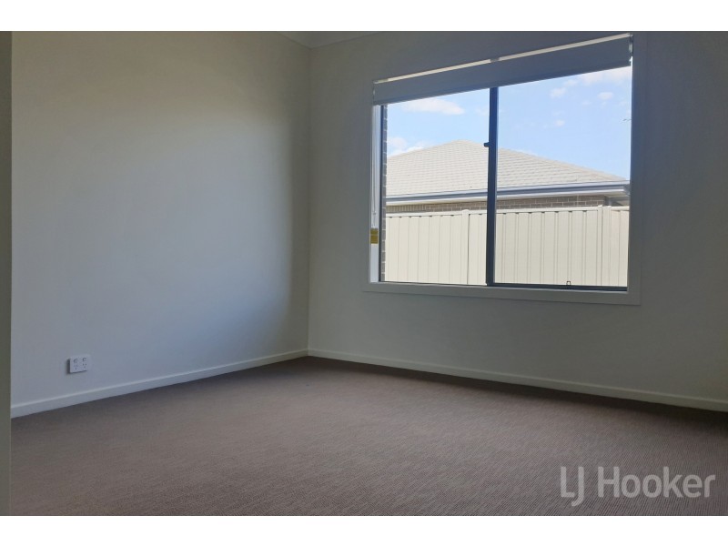 29 Zealie Bend, Googong NSW 2620