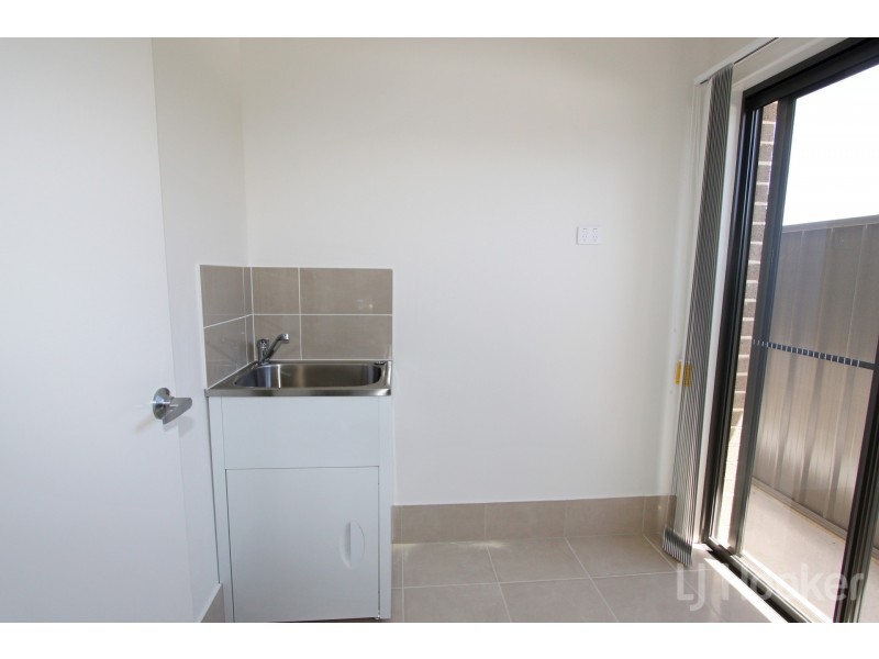 29 Zealie Bend, Googong NSW 2620