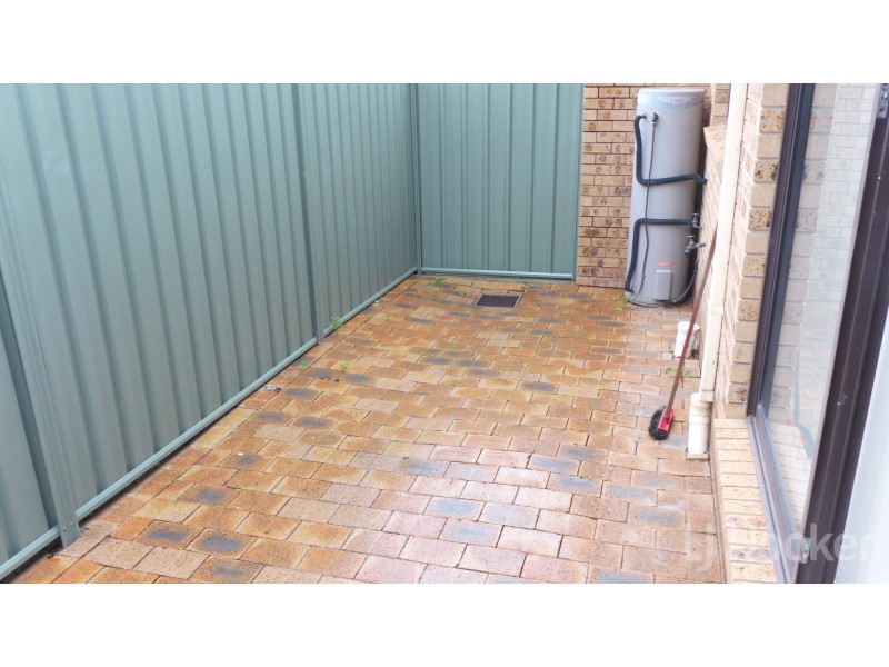 6/14 Hakea Street, Queanbeyan NSW 2620