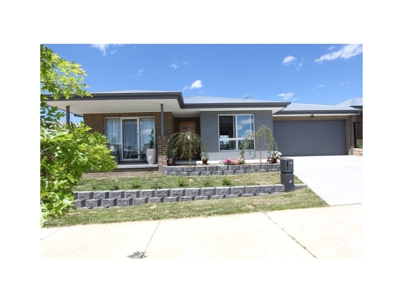 36 Aprasia Avenue, Googong NSW 2620