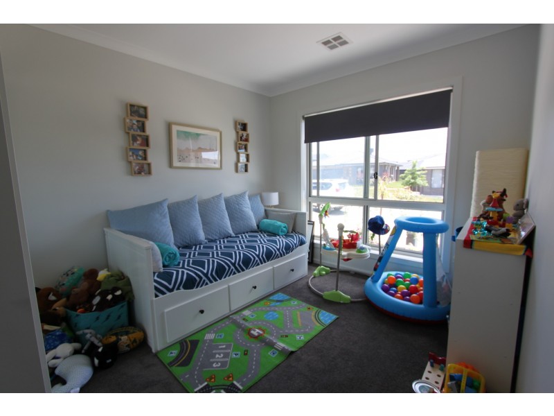36 Aprasia Avenue, Googong NSW 2620