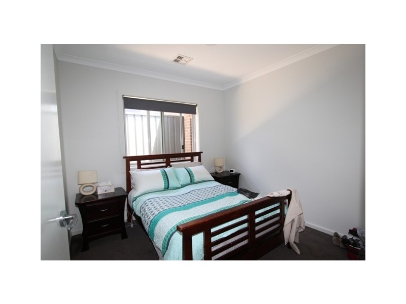 36 Aprasia Avenue, Googong NSW 2620